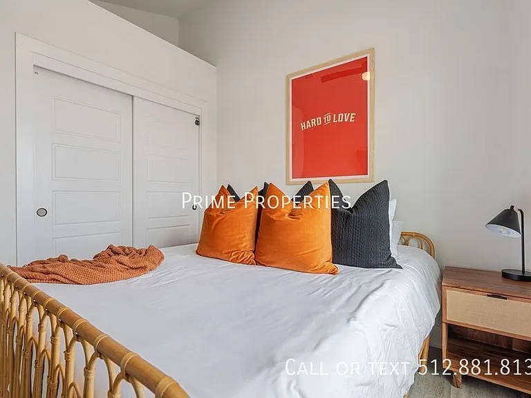 21201 Portsmouth Cv #6 — Photo 11
