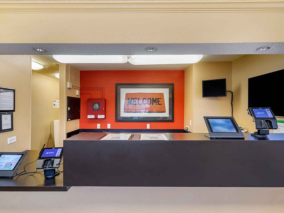 Lobby and Guest Check-in