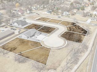 Bergen Dr, Waterloo, IA 50701