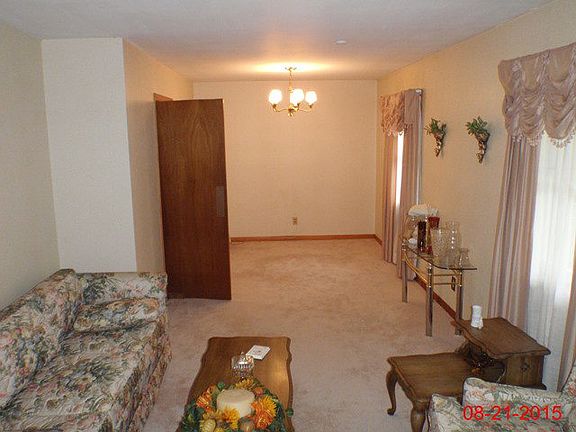 5th image of 315 Laurel Dr