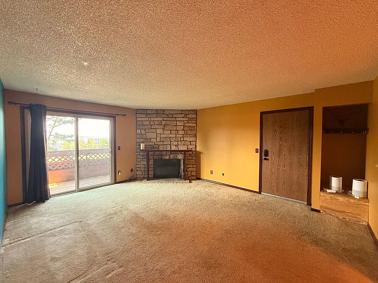 429 Wright St #202 — Photo 3
