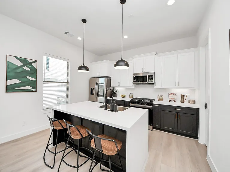 2524 Live Oak St — Photo 16