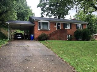 2102 W Longview Dr, Woodbridge, VA 22191