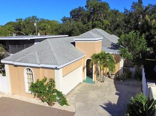1741 Siesta Dr, Sarasota, FL 34239