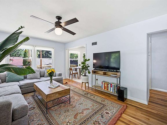 4th image of 1605 Friendly Ave