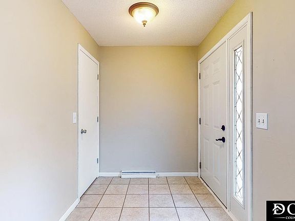 4th image of 420 W 11th St