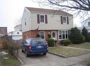 306 Latham Rd, Mineola, NY 11501