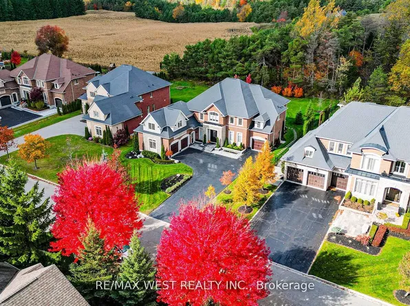 18 Wyndance Way, Uxbridge, ON L9P 0B8