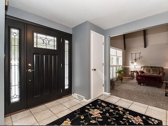 2nd image of 831 Cedar Grove Cir