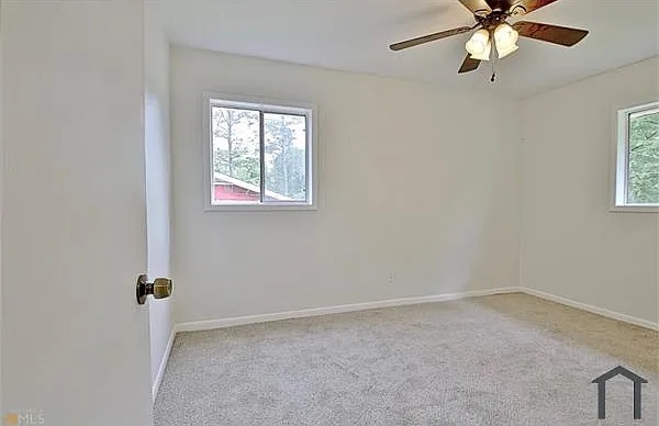 745 Anderson Dr — Photo 9
