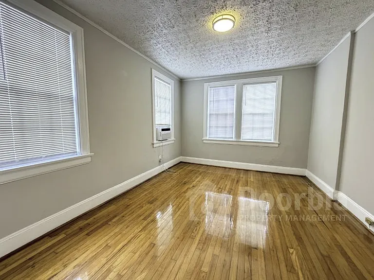 975 Willow Branch Ave #3 — Photo 6