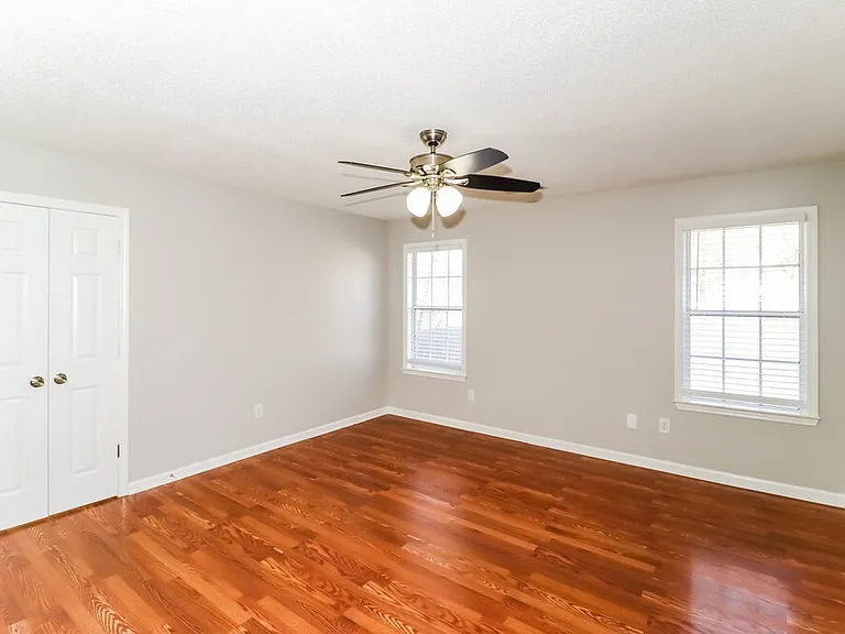 15 Oakland Woods Cv — Photo 14