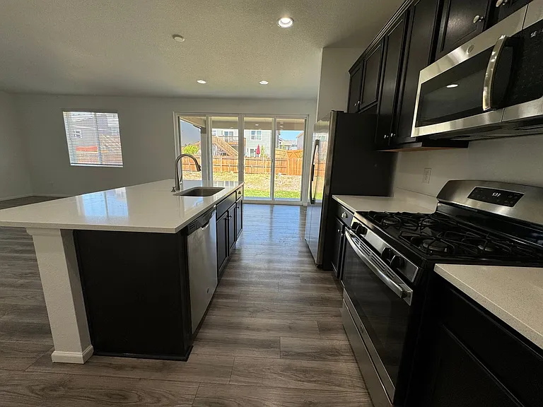 9823 Jaggar Way — Photo 4