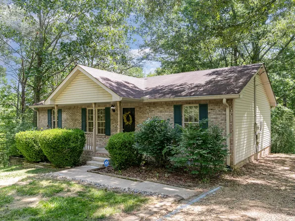 1004 Edgar Rd, Ashland City, TN 37015