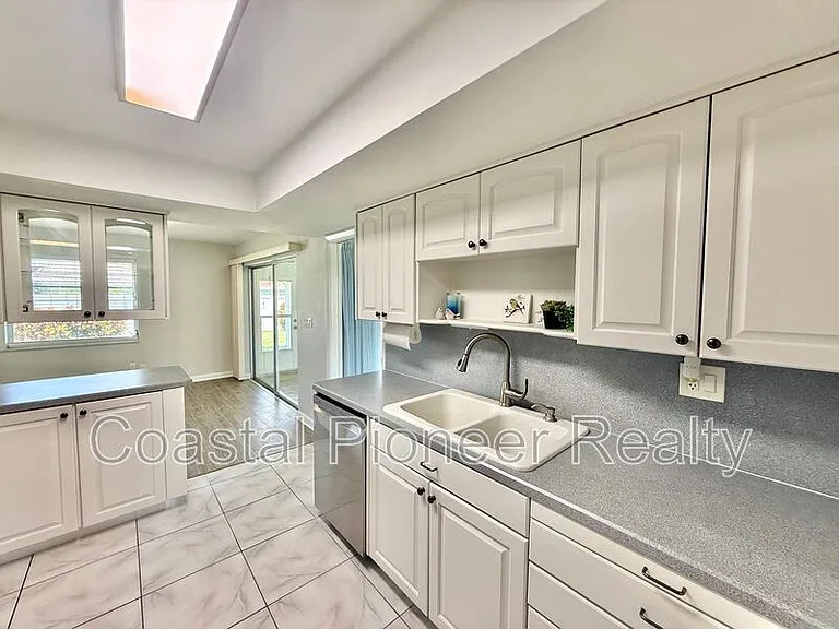 14903 Imperial Point Dr N — Photo 12