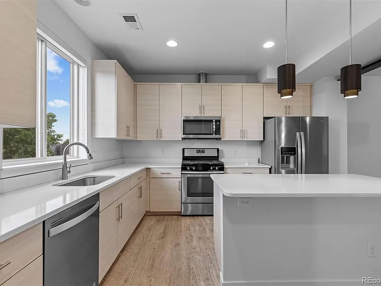840 Kalamath St — Photo 5