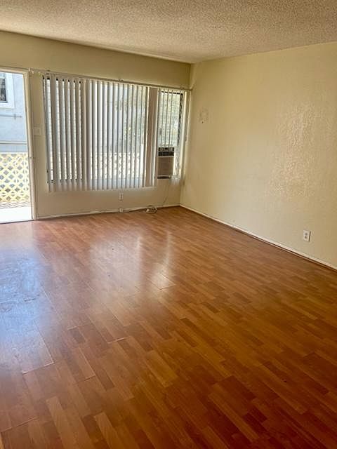 1st image of 1923 Tamarind Ave #0