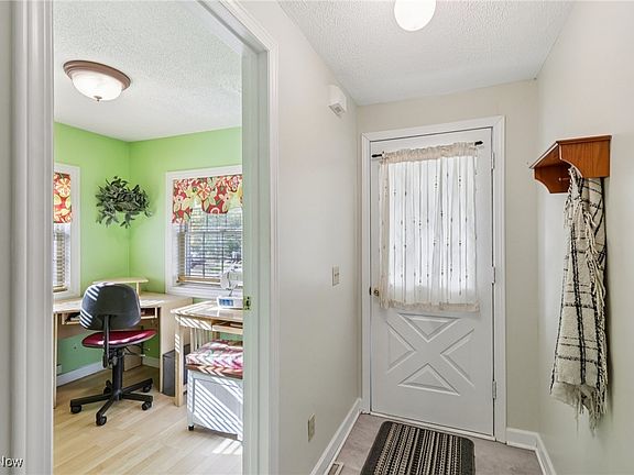 2nd image of 5575 Chagrin Dr
