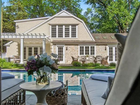 540 Rock Creek Dr, Ann Arbor, MI 48104