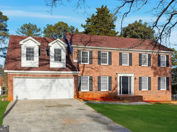 4043 Colonial Dr, Lilburn, GA 30047