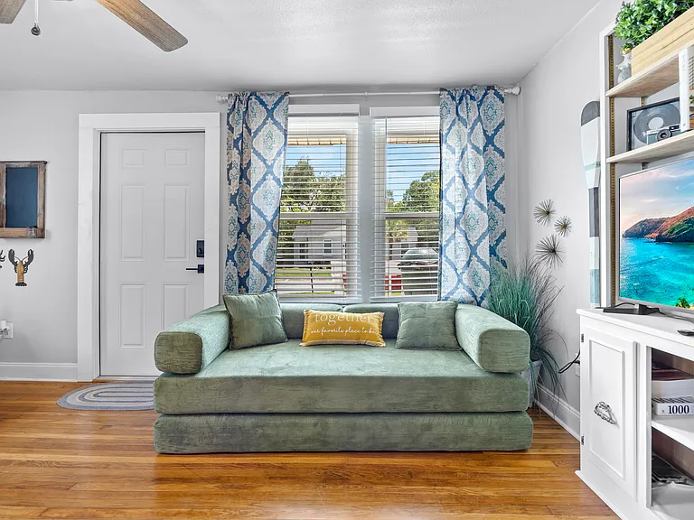 1666 W Intendencia St #A — Photo 19