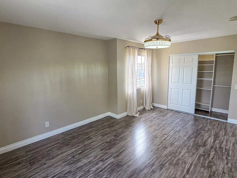 4735 Myrtle St — Photo 22