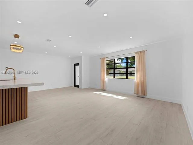 Building Photo - 401 SW 63rd Ter