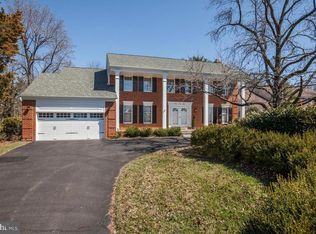 9915 S Glen Rd, Rockville, MD 20854