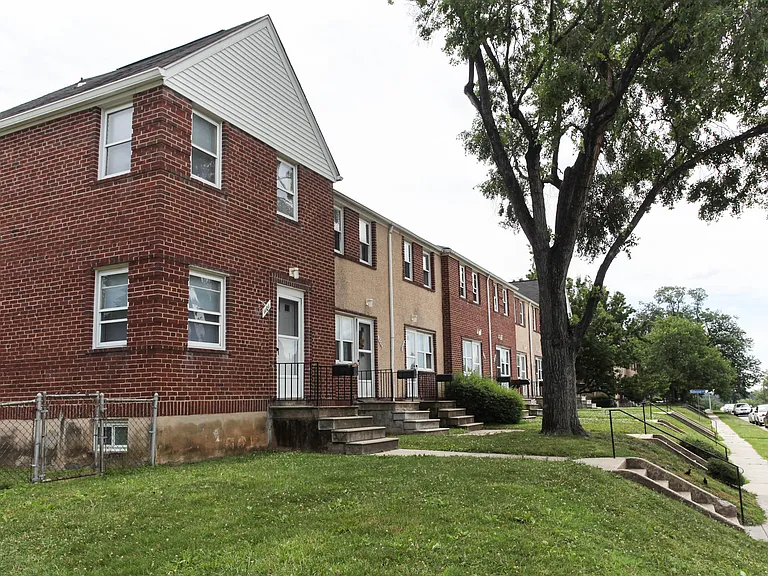 Westland Gardens Apartments and Townhouses — Photo 39