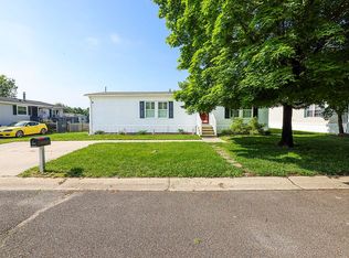813 Woodchuck Dr, Mount Laurel, NJ 08054