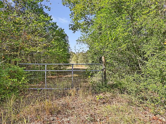 2nd image of 1224 Plum Pudding Rd