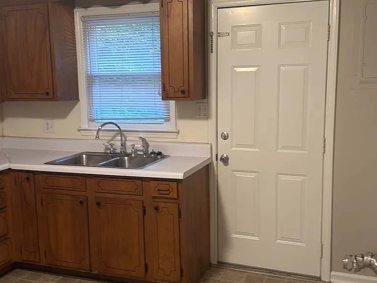 1466 Kennedy Dr #F — Photo 5