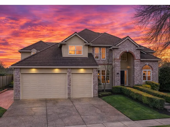 312 NW Pacific Grove Dr, Beaverton, OR 97006