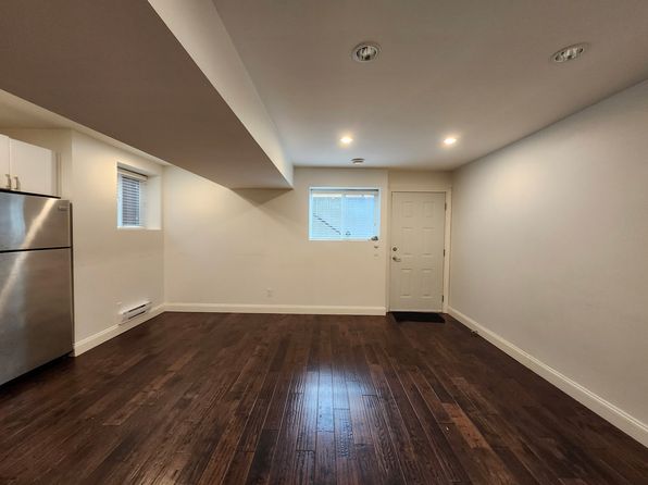 2 bedroom rental in Surrey — photo 5