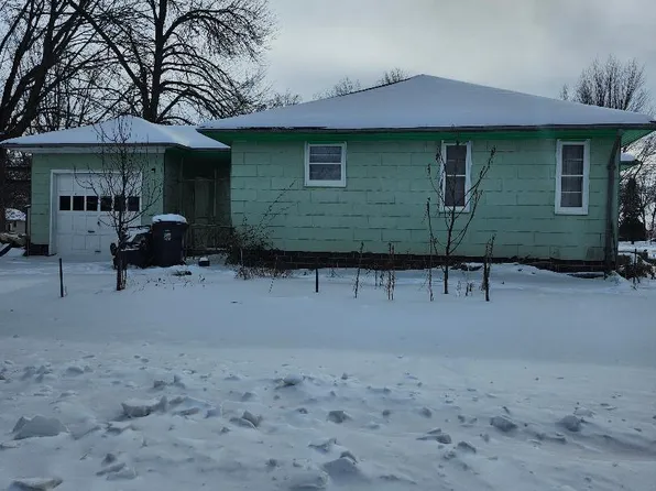 500 5th St, Walnut Grove, MN 56180