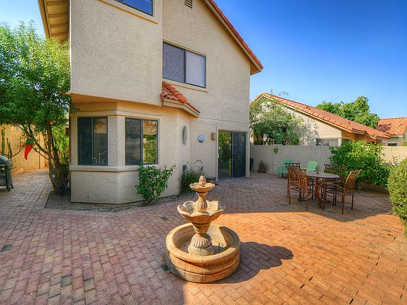 2nd image of 271 E Belcourte Pl