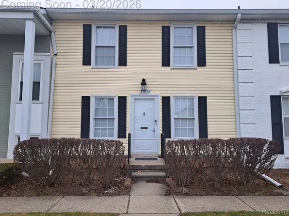 37025 Brynford Dr, Clinton Township, MI 48036