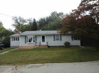 14 Oak Tree Rd, Tiverton, RI 02878