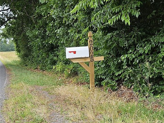 3rd image of 2025 Lace Knoll Rd