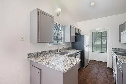 1106 Academy St — Photo 15