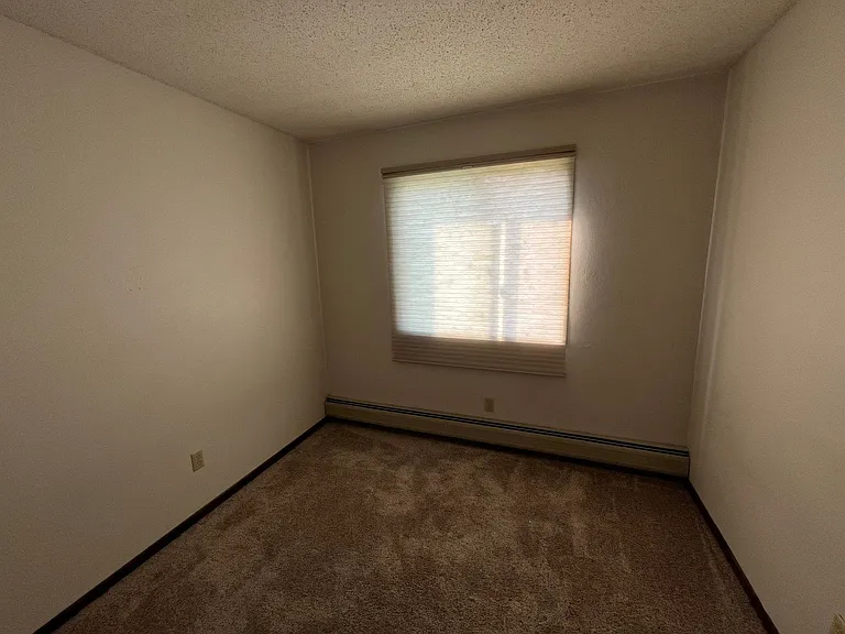 Summerview - 415 E Luverne St — Photo 5