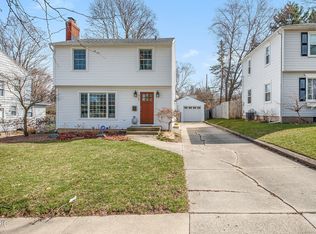 1720 Cambridge Dr SE, Grand Rapids, MI