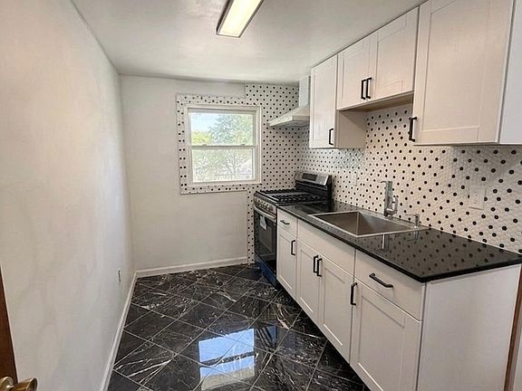 4th image of 90 Sanford Ave Floor 2