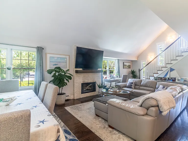 10 Juniper Ln — Photo 5