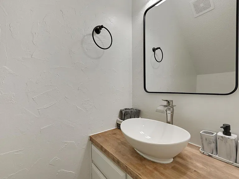 7309 Springfield Dr — Photo 30