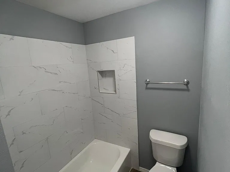 527 E Caney St #F — Photo 5