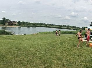 Lake Greenfield Ln, Minooka, IL 60424