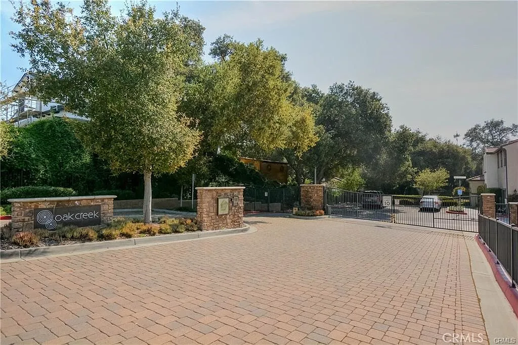 3 bed, 1580 sqft, $3,500 — Photo 1
