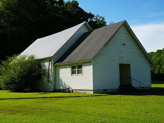 2nd image of 470 Pleasant Valley Rd