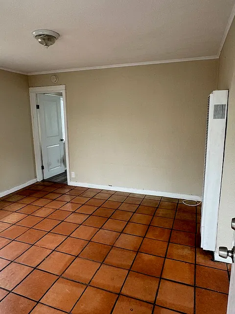 10961 Roswell Ave #4
